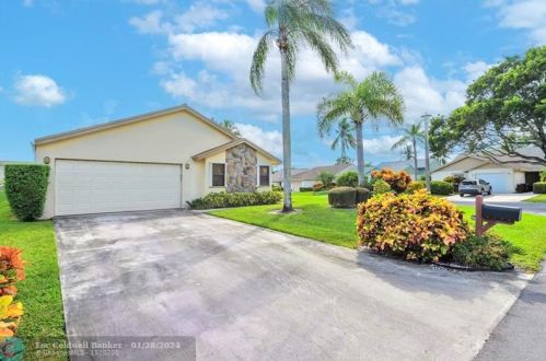 2622 13th St, Delray Beach FL  33445-1327 exterior