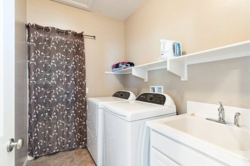 39114 Trail Creek Ln, Temecula CA  92591-7290 exterior