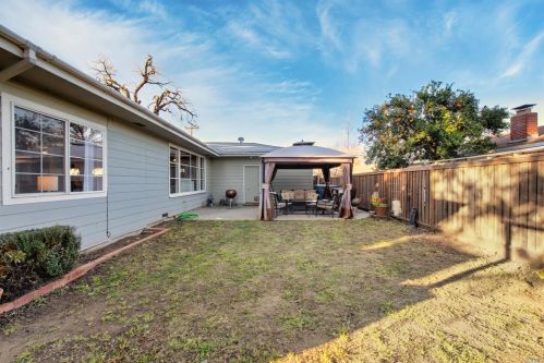 205 Kendal St, Vacaville CA 95688-3827 exterior