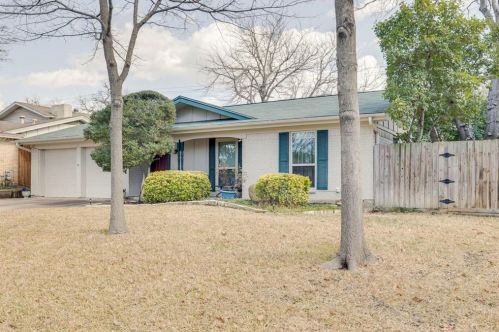 2204 Shady Grove Dr, Bedford, TX 76021-4421