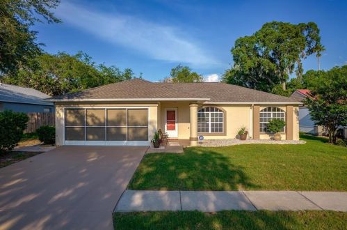 8016 Gabriel Dr, Port Richey, FL 34668-6855