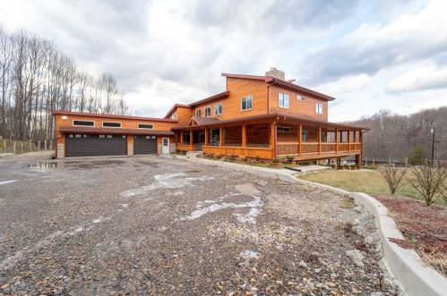 337 Chestnut Ridge Rd, Latrobe PA  15650-9604 exterior