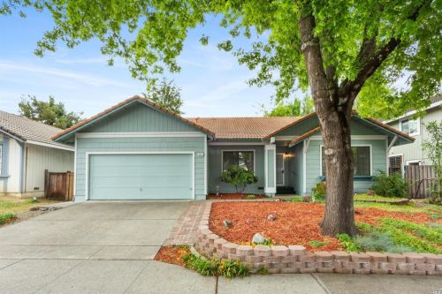 9321 Jessica Dr, Windsor, CA 95492-8856