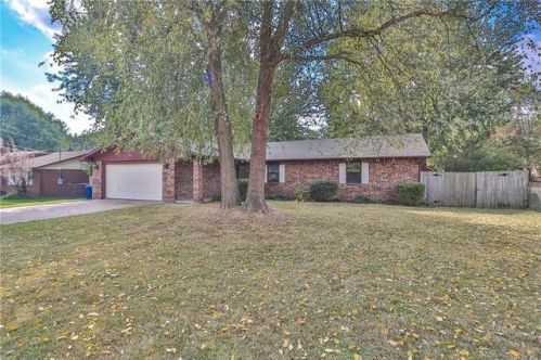 2112 18th St, Bentonville, AR 72712-7894