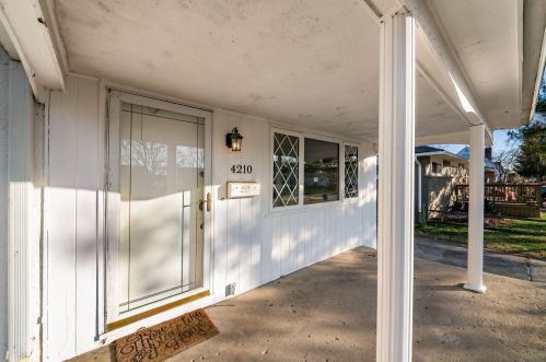 4210 Brookgrove Dr, Darbydale, OH 43123-3383