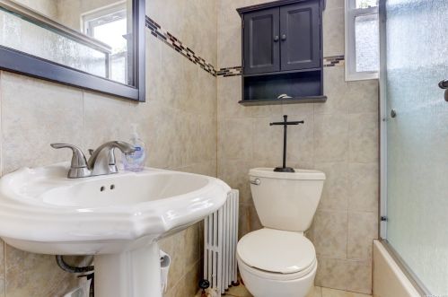 104 Clement Ave, Floral Park NY  11003-2704 exterior