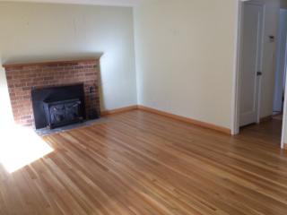 9032 Sand Point Way, Seattle WA  98115-3954 exterior