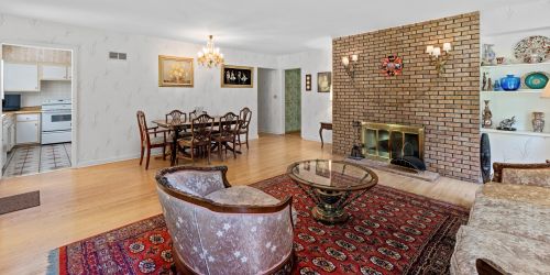502 Spooner Rd, Milwaukee, WI 53217-2773