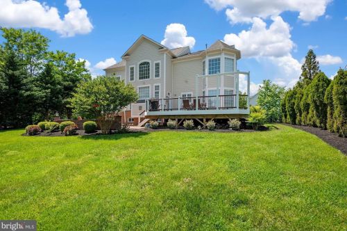 19372 Ml Dm Pl, Leesburg VA 20176-1637 exterior