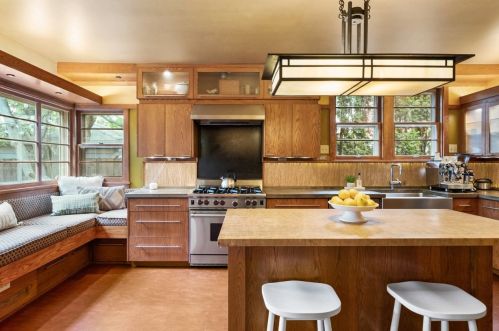 1003 Sylvan Ave, Milwaukee WI 53217-5355 exterior