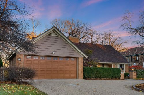 4150 Lake Dr, Milwaukee WI  53211-1719 exterior