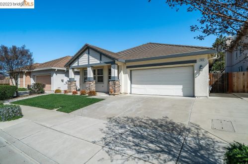 103 Crater Lake Ct, Oakley, CA 94561-5233