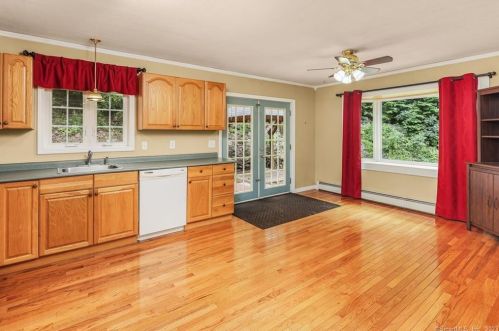 364 Turkey Hill Rd, Haddam CT  06438-1262 exterior
