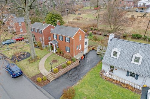 215 Datura Dr, Pittsburgh PA 15235-3155 exterior