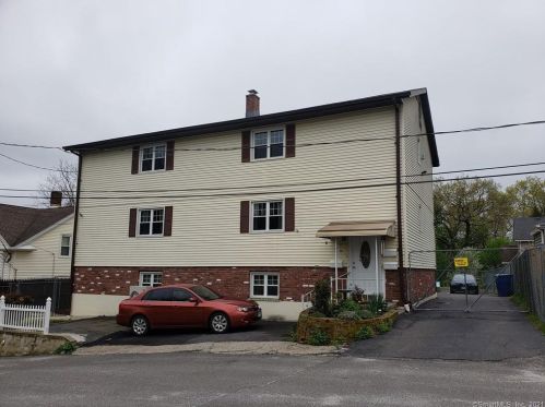12 Hilltop Ave, Waterbury, CT 06708-4709