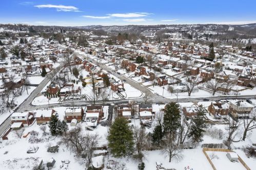 1069 Grandview Ave, Bridgeville PA  15017-2250 exterior