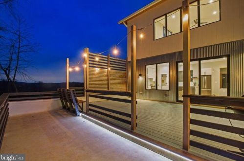 39744 Mount Gilead Rd, Leesburg VA 20175-6712 exterior