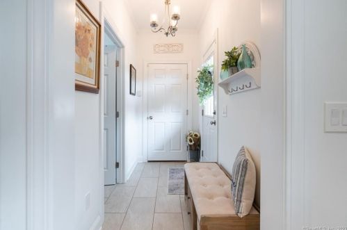 19 Somerset Dr, Waterbury CT  06762-3341 exterior