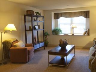 14 Southwood Dr, Stamford CT  06902-6402 exterior