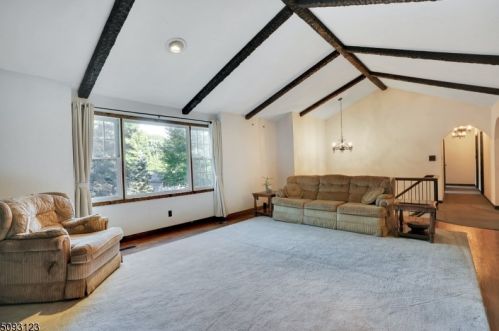 6 Dale Rd, Greystone Park, NJ 07950-3304