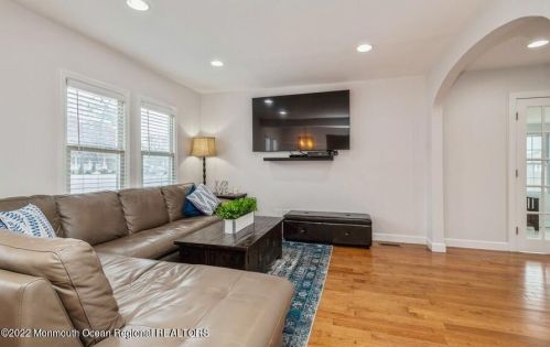 476 Jackson Ave, Bricktown NJ 08723-5162 exterior