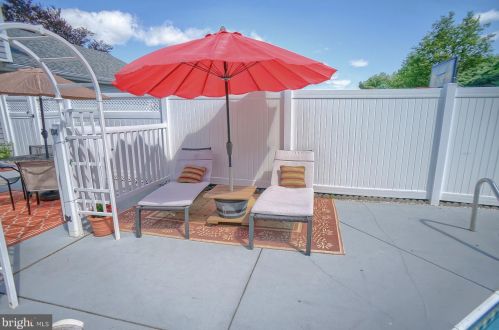 475 Woodcrest Dr, Navy Sup Dpt PA 17050-6854 exterior