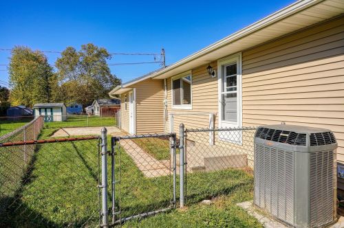 815 Lakeview Dr, Marysville OH  43040-1238 exterior