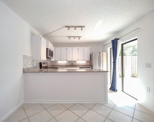 2502 25 Ln, West Palm Beach FL  33418-3572 exterior