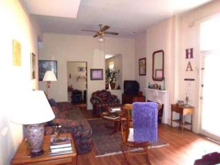 130 Oak St, Louisville, KY 40203-3710