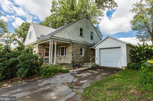 2037 Stone Mill Rd, Lancaster PA  17603-6053 exterior