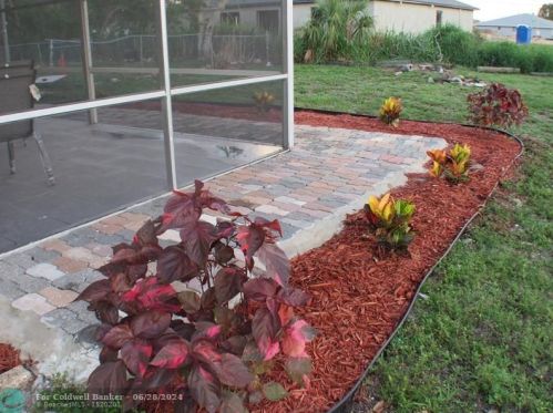 516 4 Ter, Cape Coral FL  33909-0020 exterior