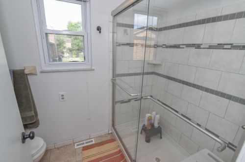 8883 Valley Circle Dr, Florence KY  41042-9523 exterior