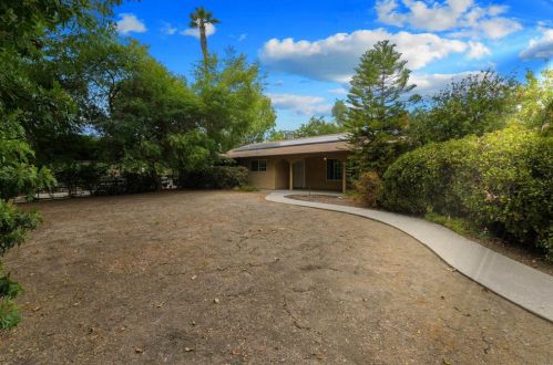 515 Mimosa Ave, Vista, CA 92081-8197