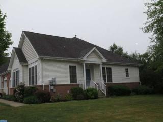 73 Hummingbird Dr, Trenton, NJ 08690-3543