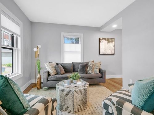 1 Lincoln Ct, Amesbury, MA 01913-3311