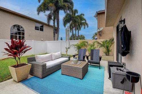 1632 Classical Blvd, Delray Beach FL  33445-1200 exterior