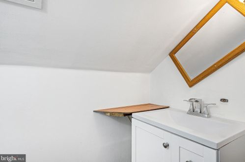 22 Strawbridge Ave, New Castle DE  19720-1501 exterior