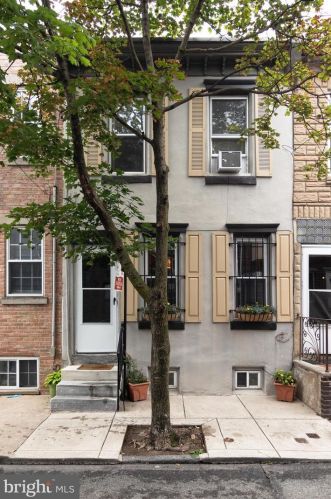 1046 Dorrance St, Philadelphia, PA 19146-2651