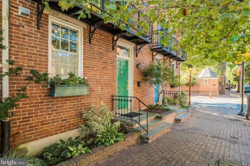 275 3rd St, Philadelphia PA  19106-1209 exterior