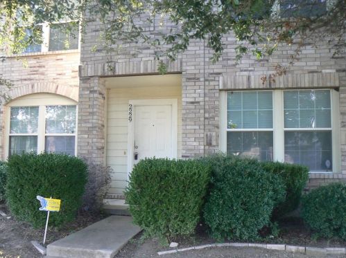 2229 Midbury Dr, Lancaster TX  75134-4919 exterior