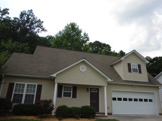 1629 Hawkcrest Ln, Winston Salem NC  27127-4867 exterior