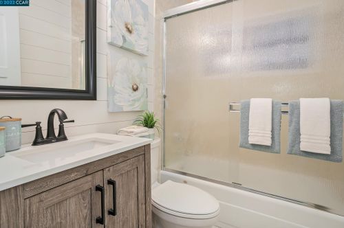 17349 Via Alamitos, San Lorenzo CA  94580-3503 exterior