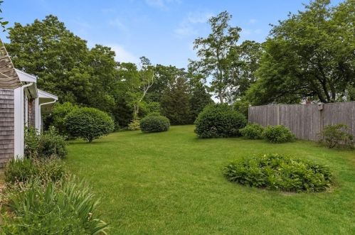 6 Carver Rd, Plymouth, MA 02360-4648