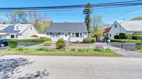 23 17th St, Huntington Station NY  11746-2912 exterior