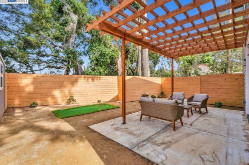 19525 Forest Ave, Hayward CA  94546-3519 exterior