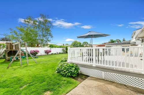 56 Haverford Rd, Hicksville NY  11801-3431 exterior