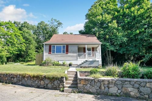 33 Avenue D, Beacon Falls, CT 06403-1422