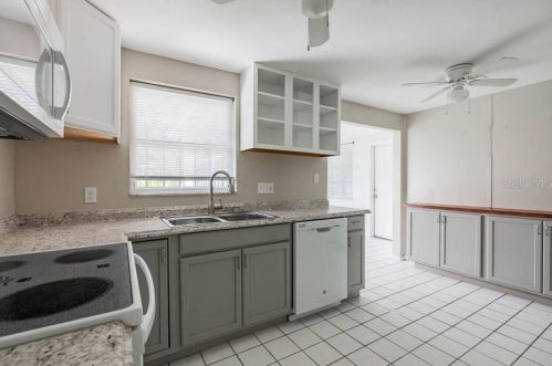 5110 Farley Dr, Tarpon Springs FL  34690-2010 exterior