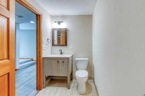 5078 Arrowhead Rd, Duluth MN 55811-1453 exterior