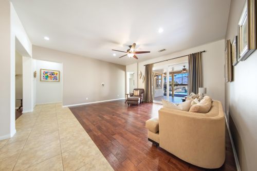 981 Park Ave, San Jacinto CA  92583-5407 exterior